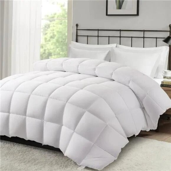 Other - Comforter Queen Size All Season UltraSoft Down Alternative Comforter Lightweight